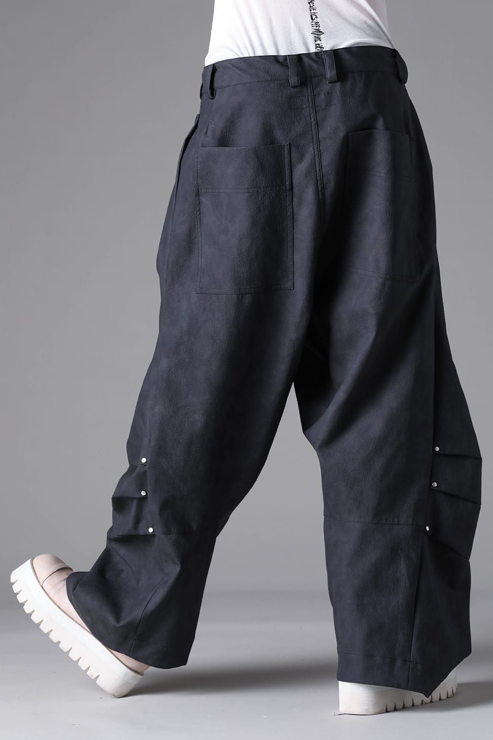 《2026AW先行予約》Vegan Leather Tuck Pants"Smoke Black / Khaki " / ヴィーガンレザータックパンツ"スモークブラック / カーキ"
