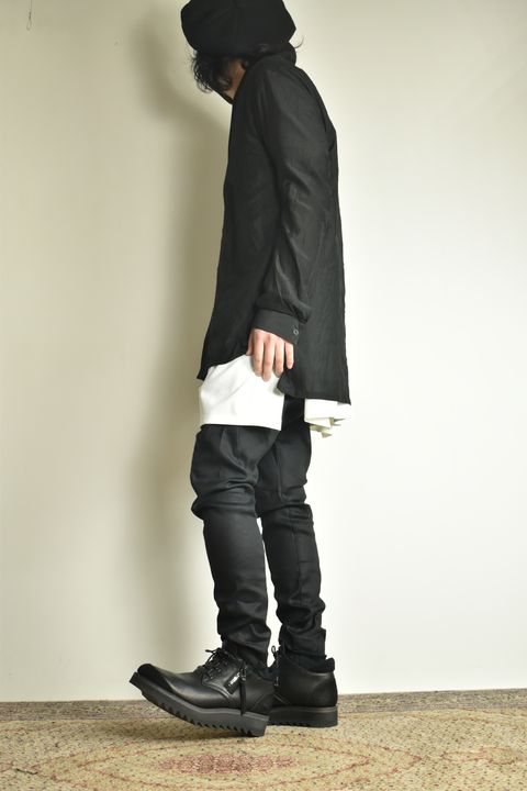 ソリッドでも快適な生地感