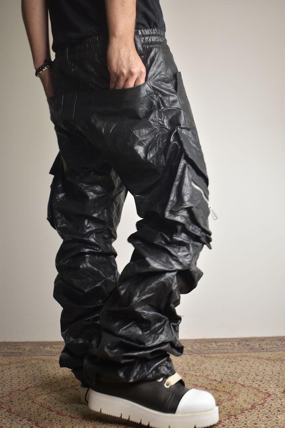 Washer Synthetic Leather Boots Cut Tuck Cargo Pants"Black " / ワッシャーシンセティックレザーブーツカットタックカーゴパンツ"ブラック"