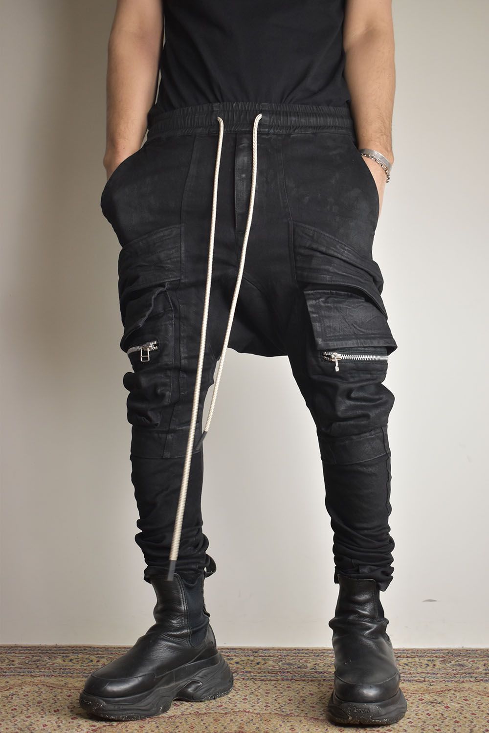 《2025AW先行予約》Denim Coating Cargo Sarouel Skinny"Black" / デニムコーティングカーゴサルエルスキニー"ブラック"