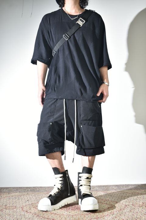 定番のドルマンスリーブシルエット
