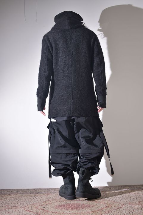 素材の変化で楽しむオールブラック