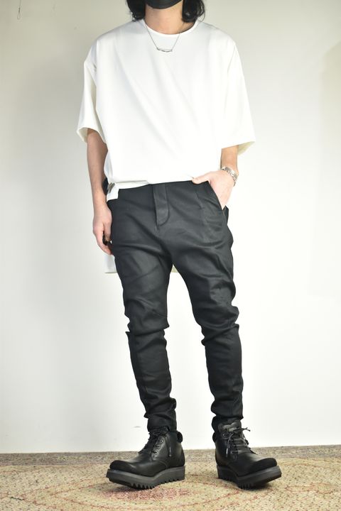 ソリッドでも快適な生地感