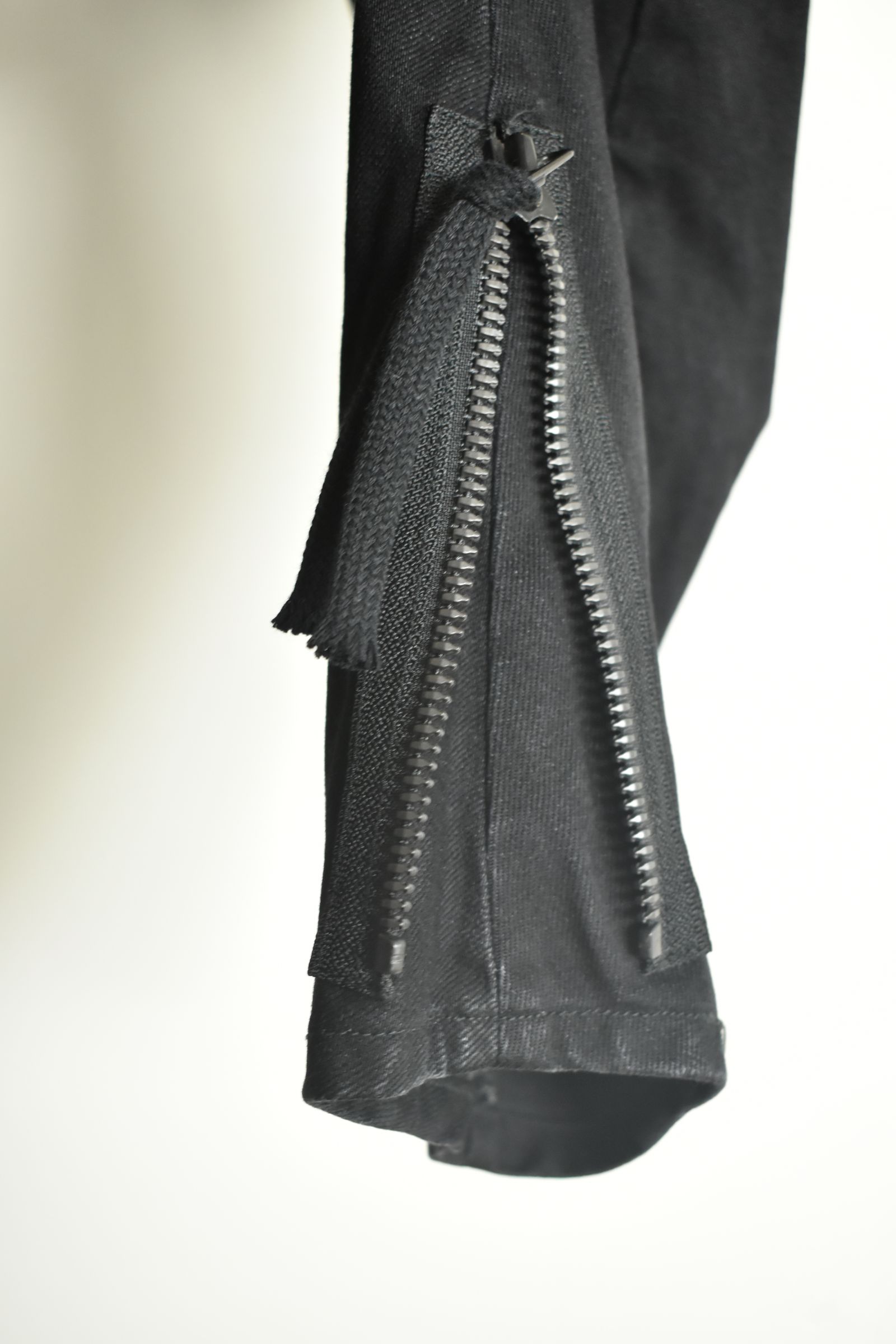 Stretch Denim Knee-Open Cropped Pants"Black" / ストレッチデニムニーオープンクロップドパンツ"ブラック"