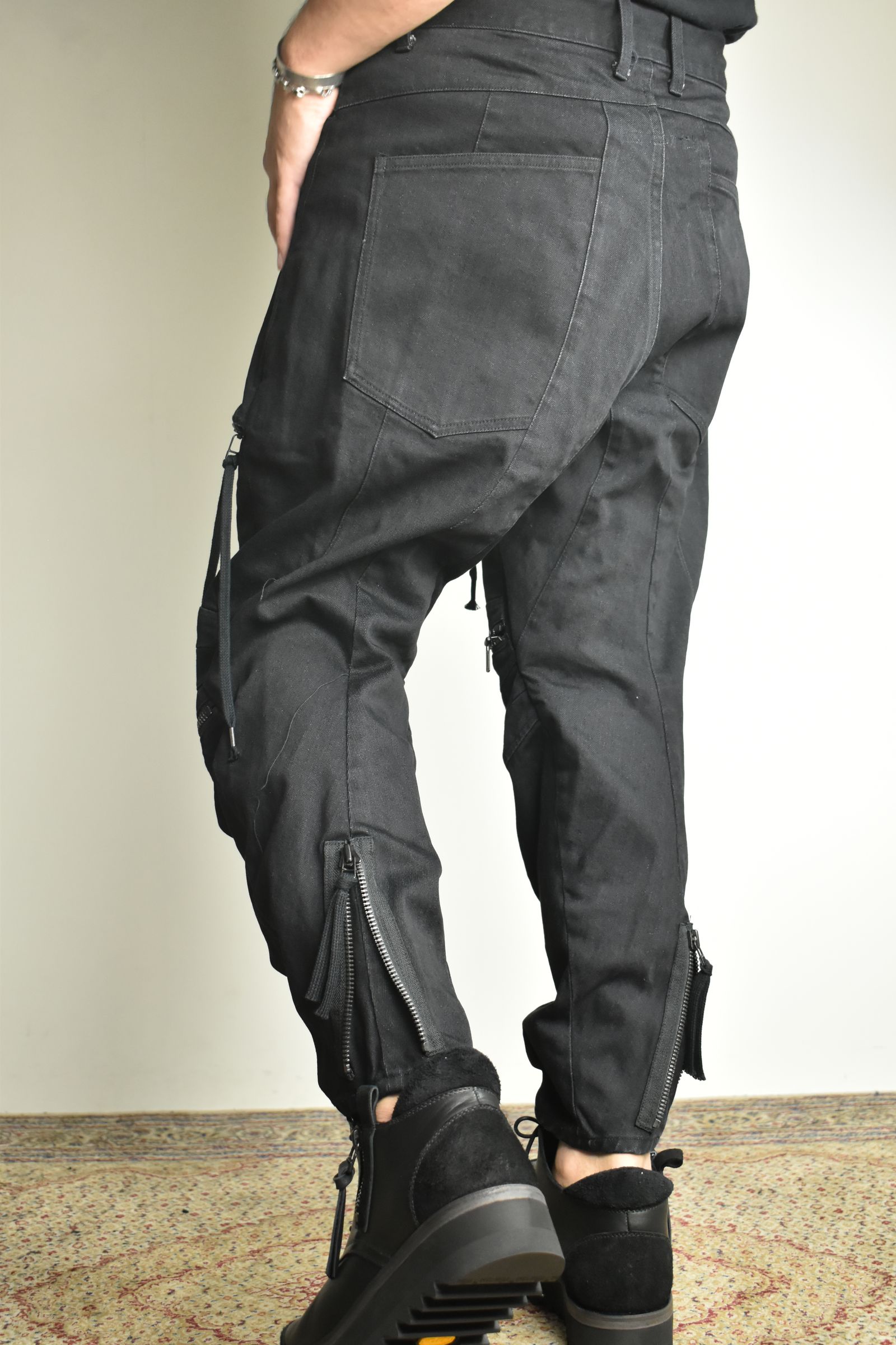 Stretch Denim Knee-Open Cropped Pants"Black" / ストレッチデニムニーオープンクロップドパンツ"ブラック"