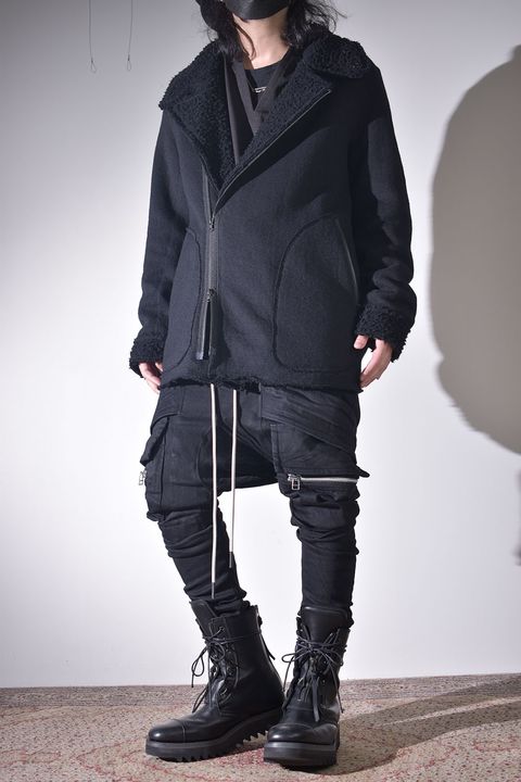 ライトな着心地で暖かく