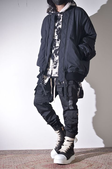 ボンバージャケット×ナイロンカーゴ