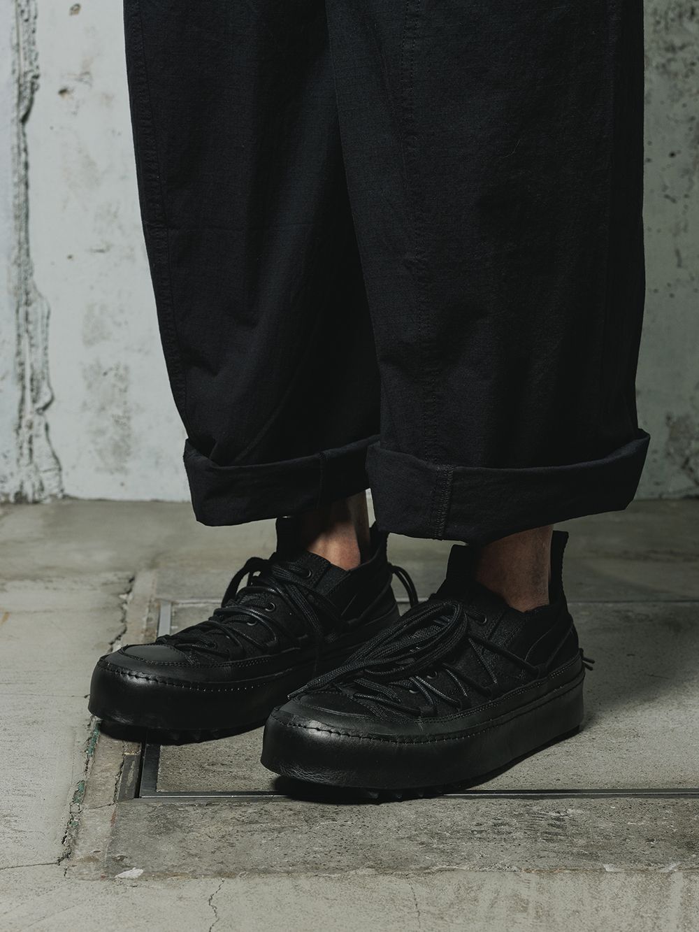 Double Lace Up Shark Sole Sneaker"Black" / ダブルレースアップ シャークソールスニーカー"ブラック"