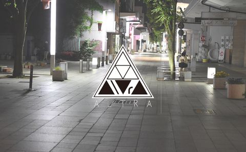 今季のトップスは