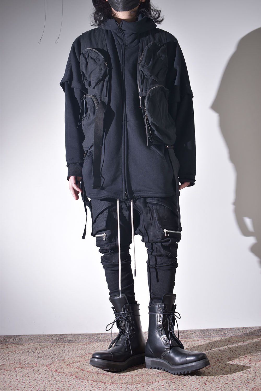 ドルマンスリーブにも重ねられるベスト