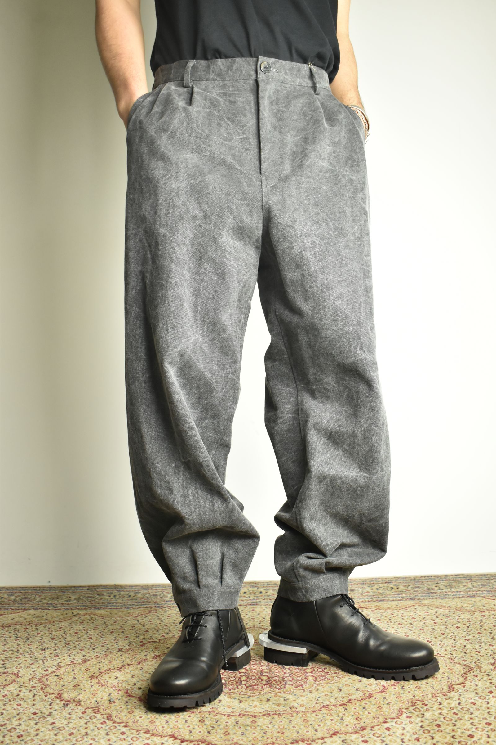 Tucked Hem Pants with Button Closure"Charcoal" /  タックヘムパンツ "チャコール"