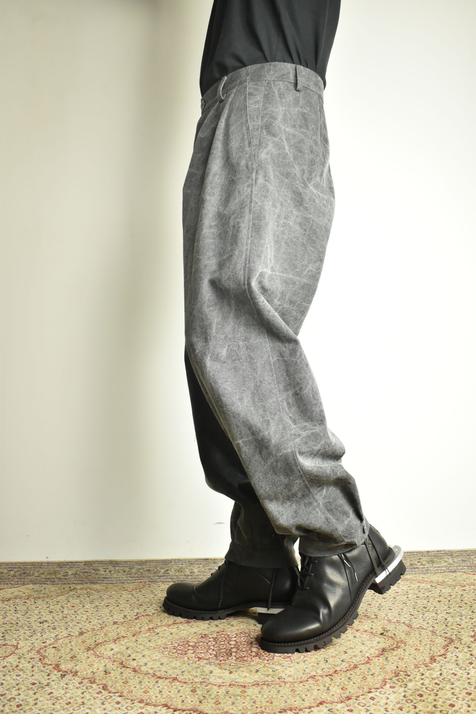 Tucked Hem Pants with Button Closure"Charcoal" /  タックヘムパンツ "チャコール"