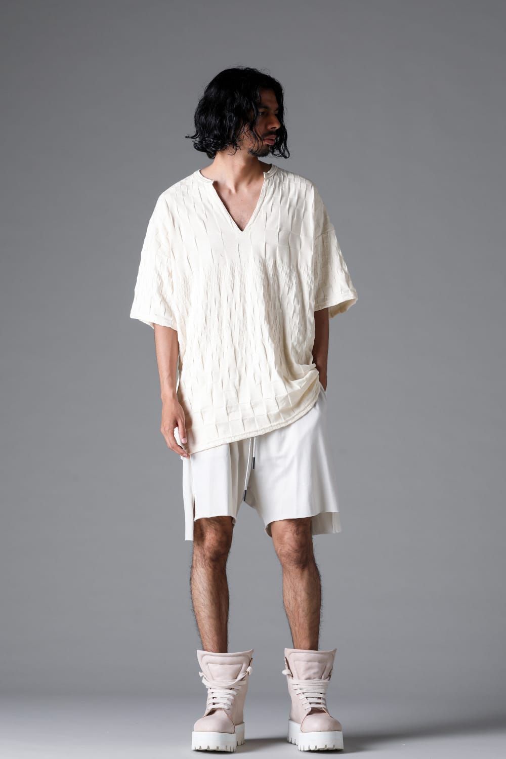 《2026SS先行予約》Gradient Plaid Pattern V Neck Tee"Black / Cream" / グラデーションチェックパターンVネックTee"ブラック/クリーム"