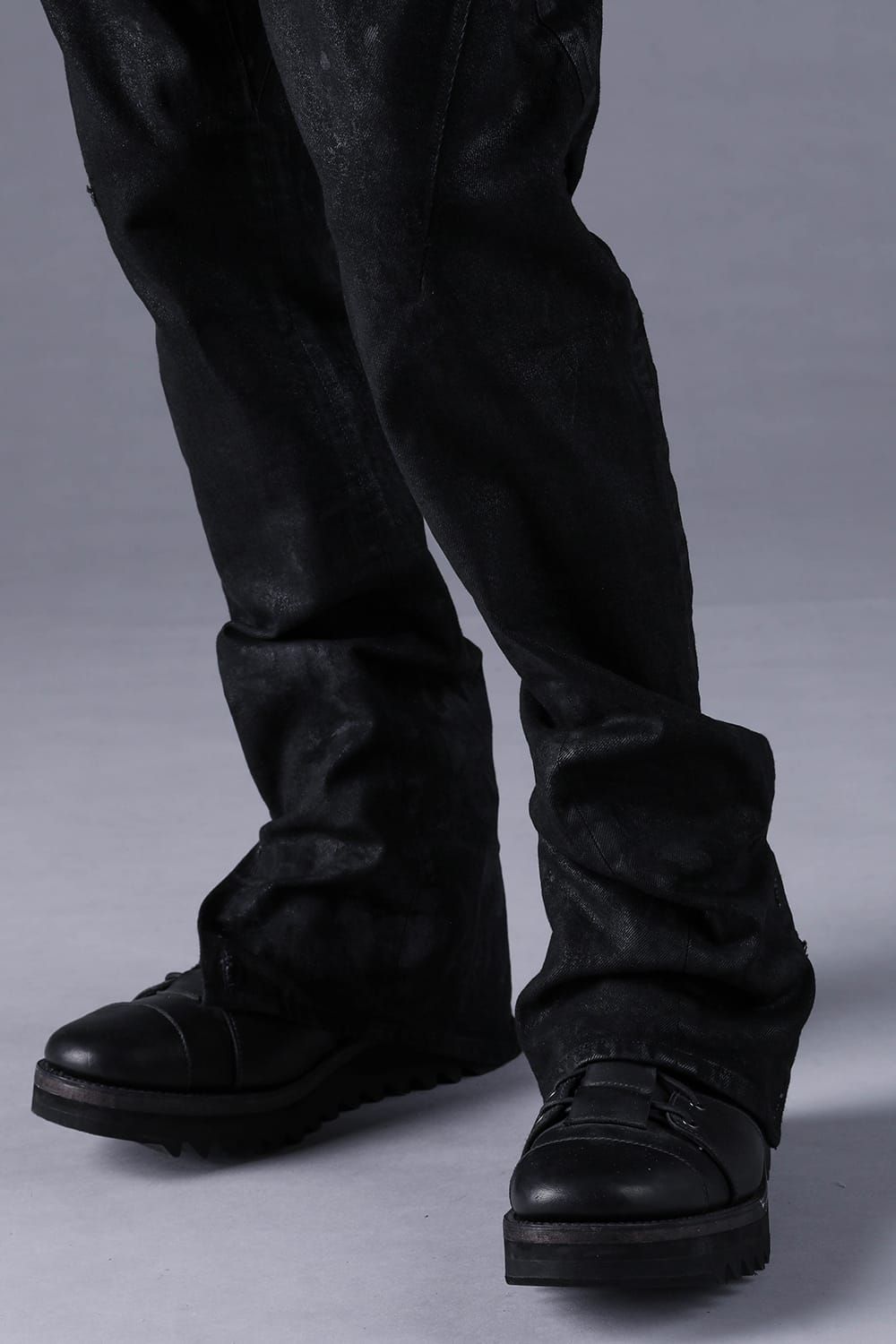 《2027SS先行予約分》Product Coated Stretch Denim Flared Slim Pants"Black" / 製品コーティングストレッチデニムフレアスリムパンツ"ブラック"