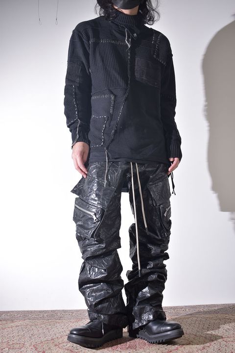 ニット × レザーの質感