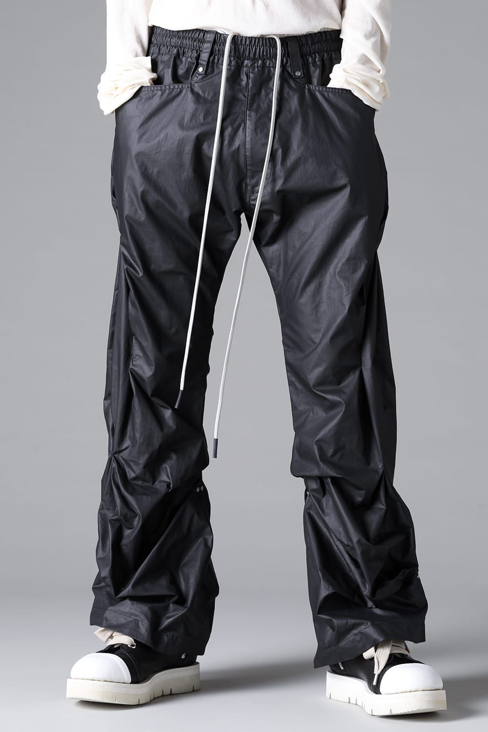 《2026SS先行予約》Coating Random Tuck Bootcut Pants"Black" / コーティングランダムタックブーツカットパンツ"ブラック"