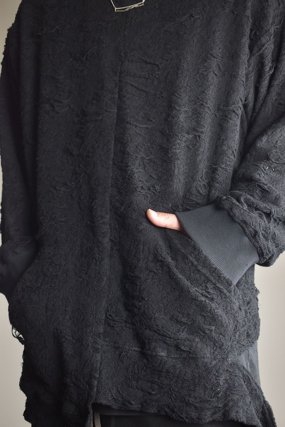 Damage Pile Arymmetry Crew Neck Top"Black" / ダメージパイル アシンメトリークルーネックトップ"ブラック"