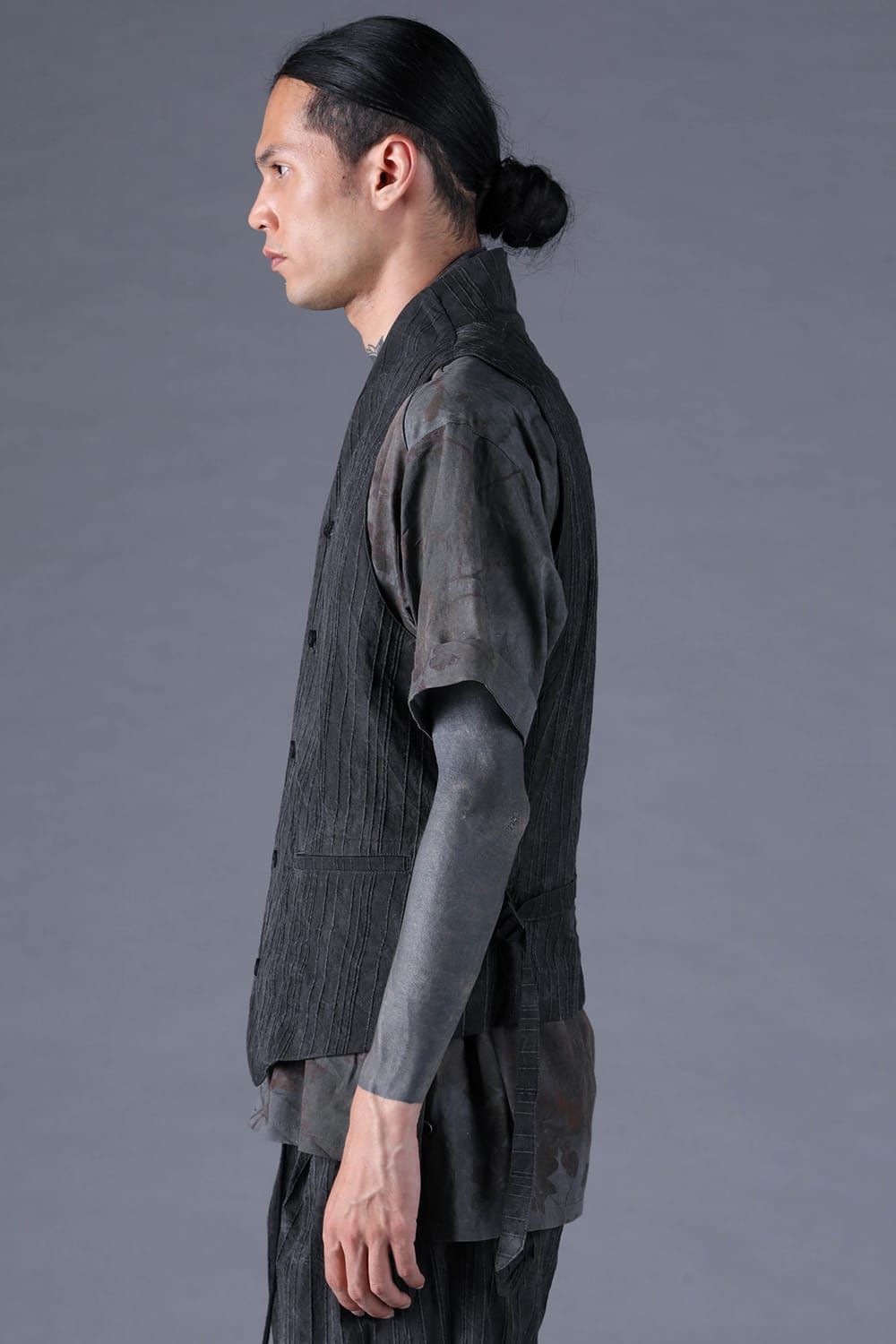 《2027SS先行予約分》Mura-Dye Dobby Stripe Shawl-Collar Vest"Charcoal" / ムラ染トビーストライプショールカラーベスト"チャコール"