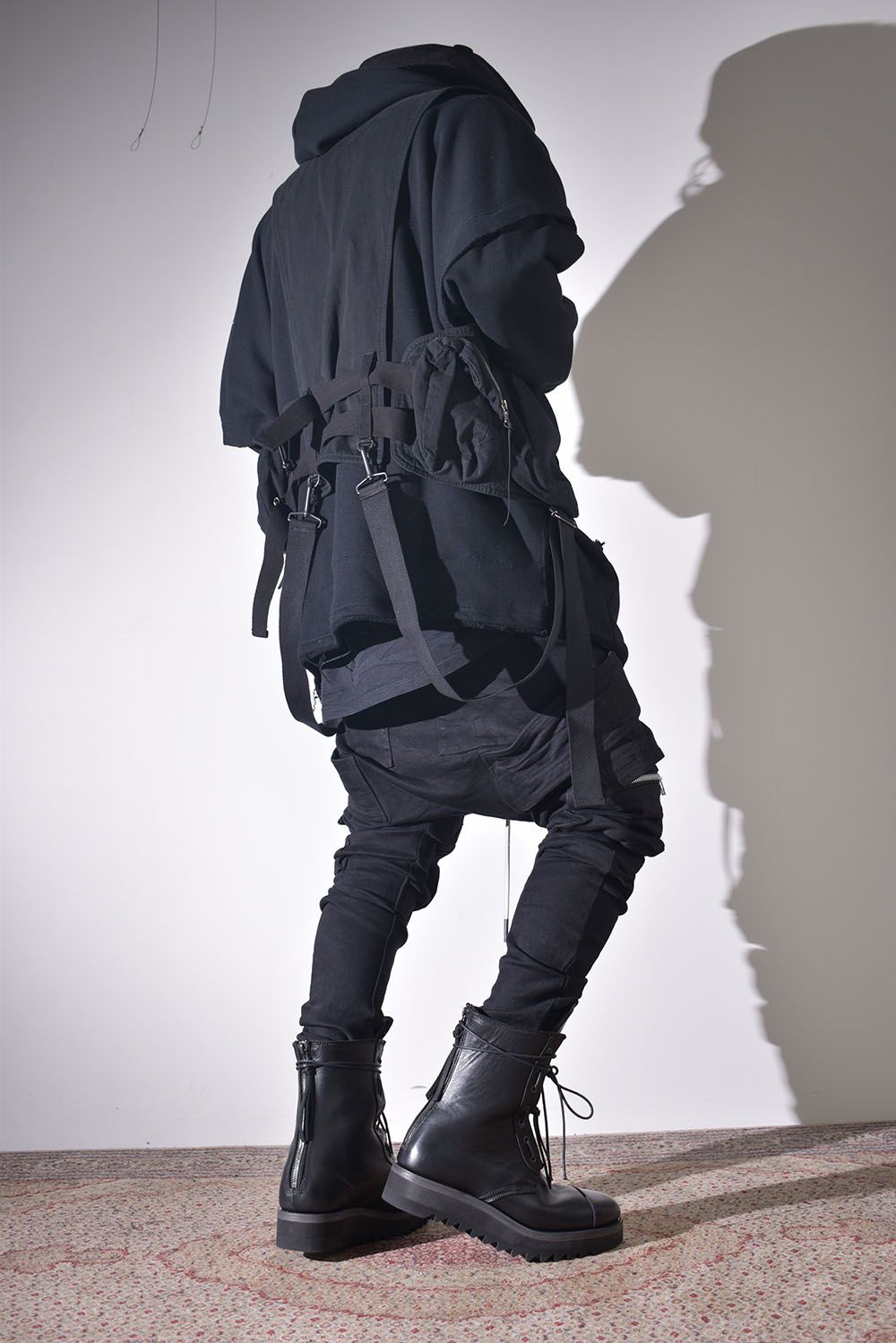 ドルマンスリーブにも重ねられるベスト