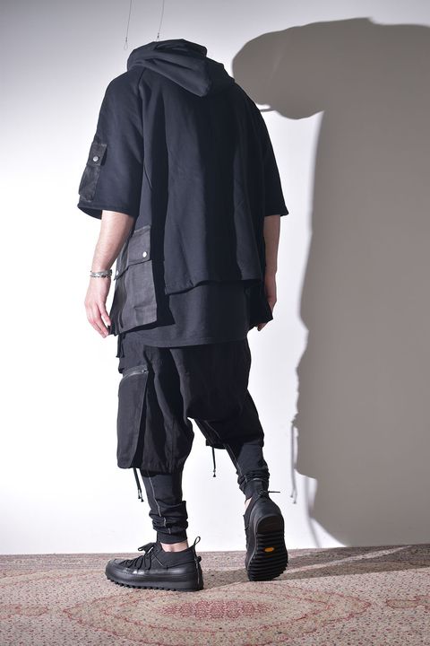 Hoodieも残り1点となっております。