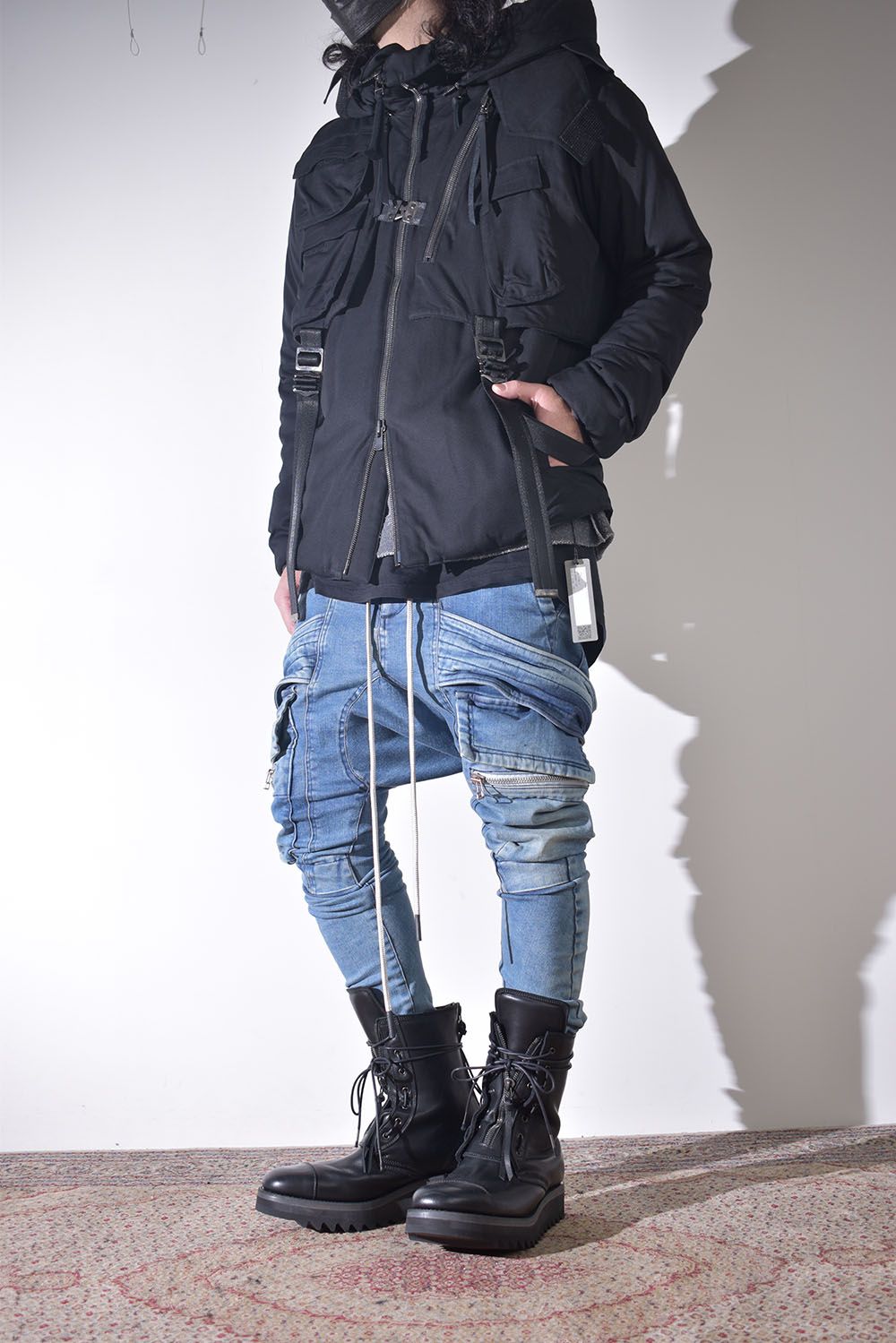 インディゴで合わせるダウンジャケット