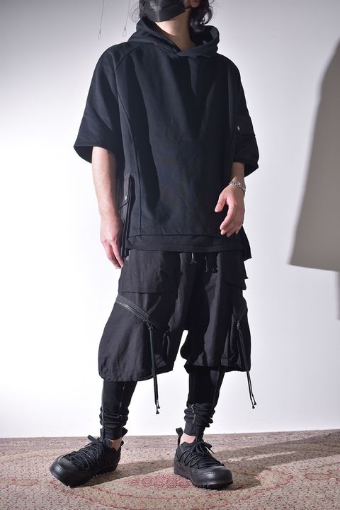 Hoodieも残り1点となっております。