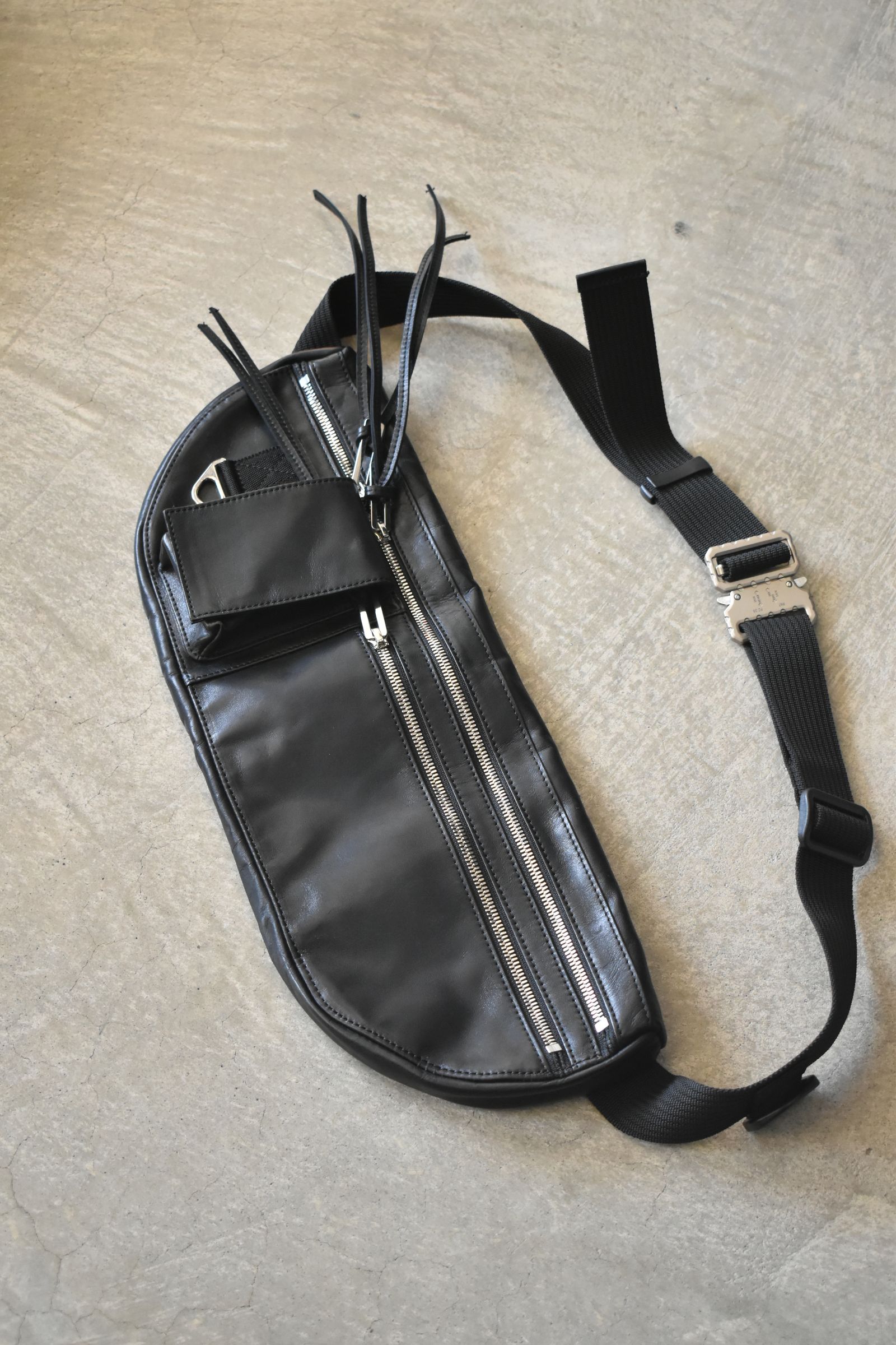 Leather Body Bag"Black" / レザーボディバッグ"ブラック"