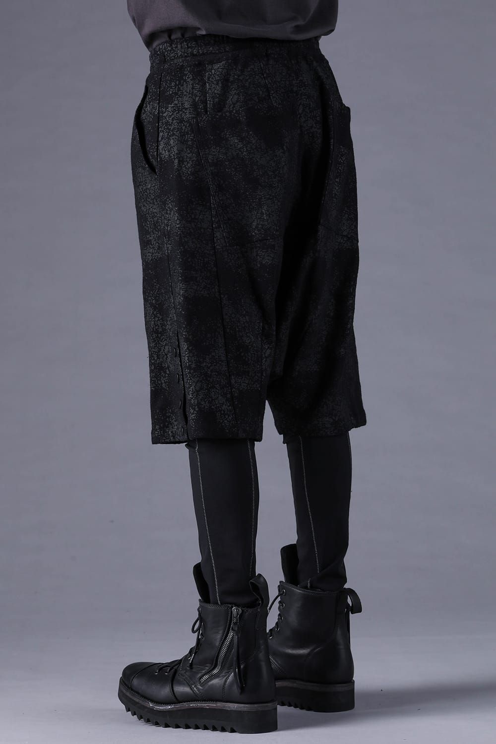 《2027SS先行予約分》Crack-Coated Jersey Sarrouel Shorts"Black" / クラックコーティングジャージーサルエルショートパンツ"ブラック"
