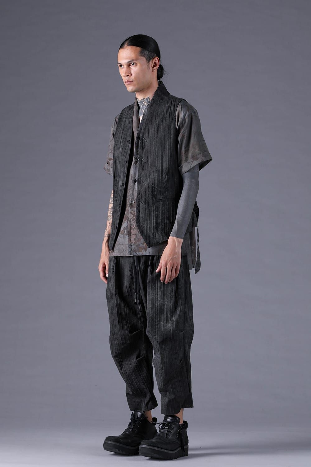 《2027SS先行予約分》Mura-Dye Dobby Stripe Shawl-Collar Vest"Charcoal" / ムラ染トビーストライプショールカラーベスト"チャコール"
