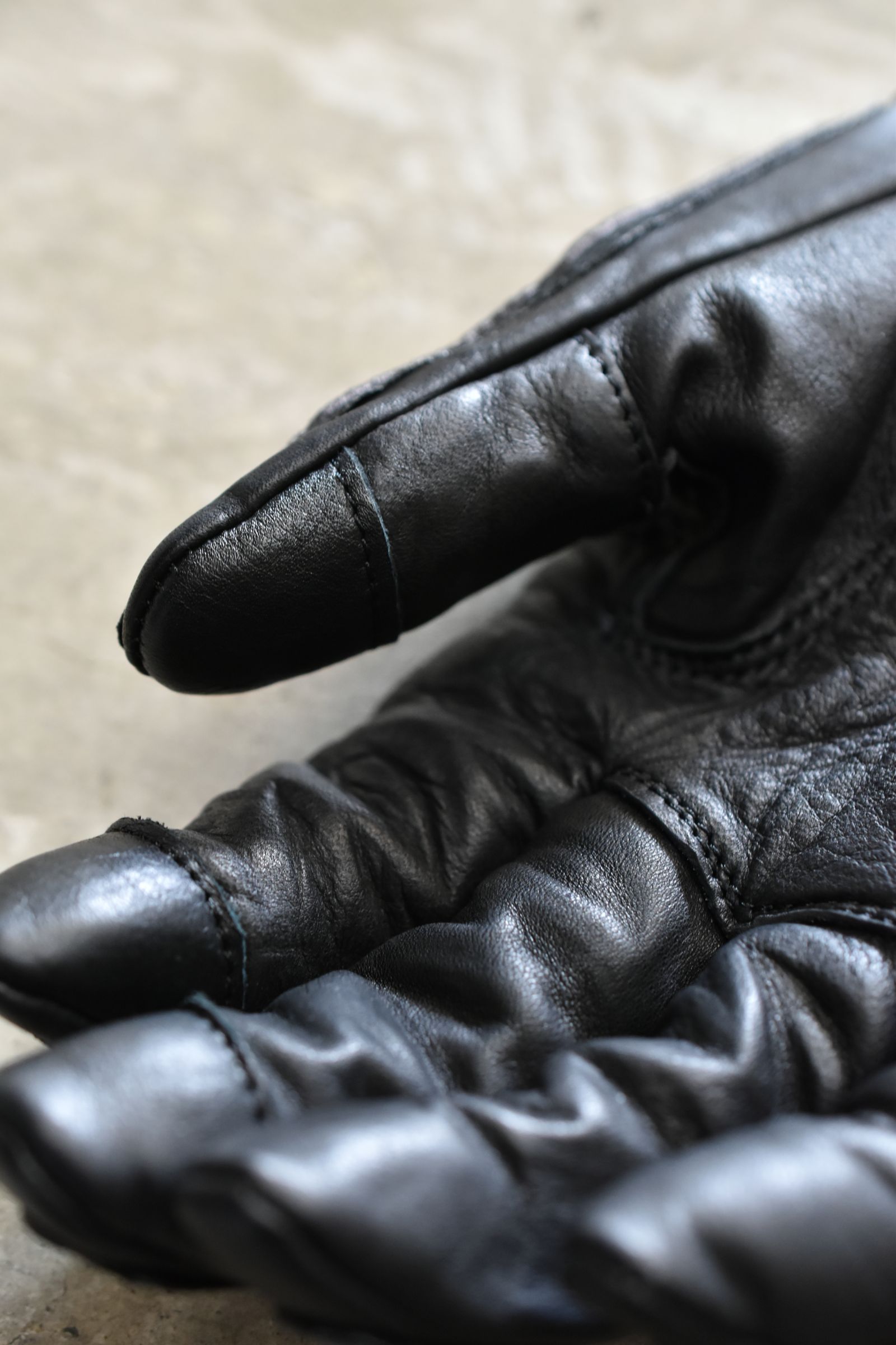 Horse Leather Embroidered Bone Gloves"Black" / ホースレザー刺繍ボーングローブ"ブラック"