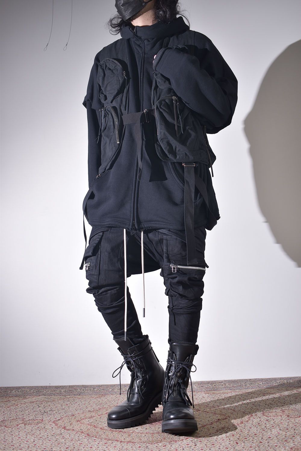 ドルマンスリーブにも重ねられるベスト