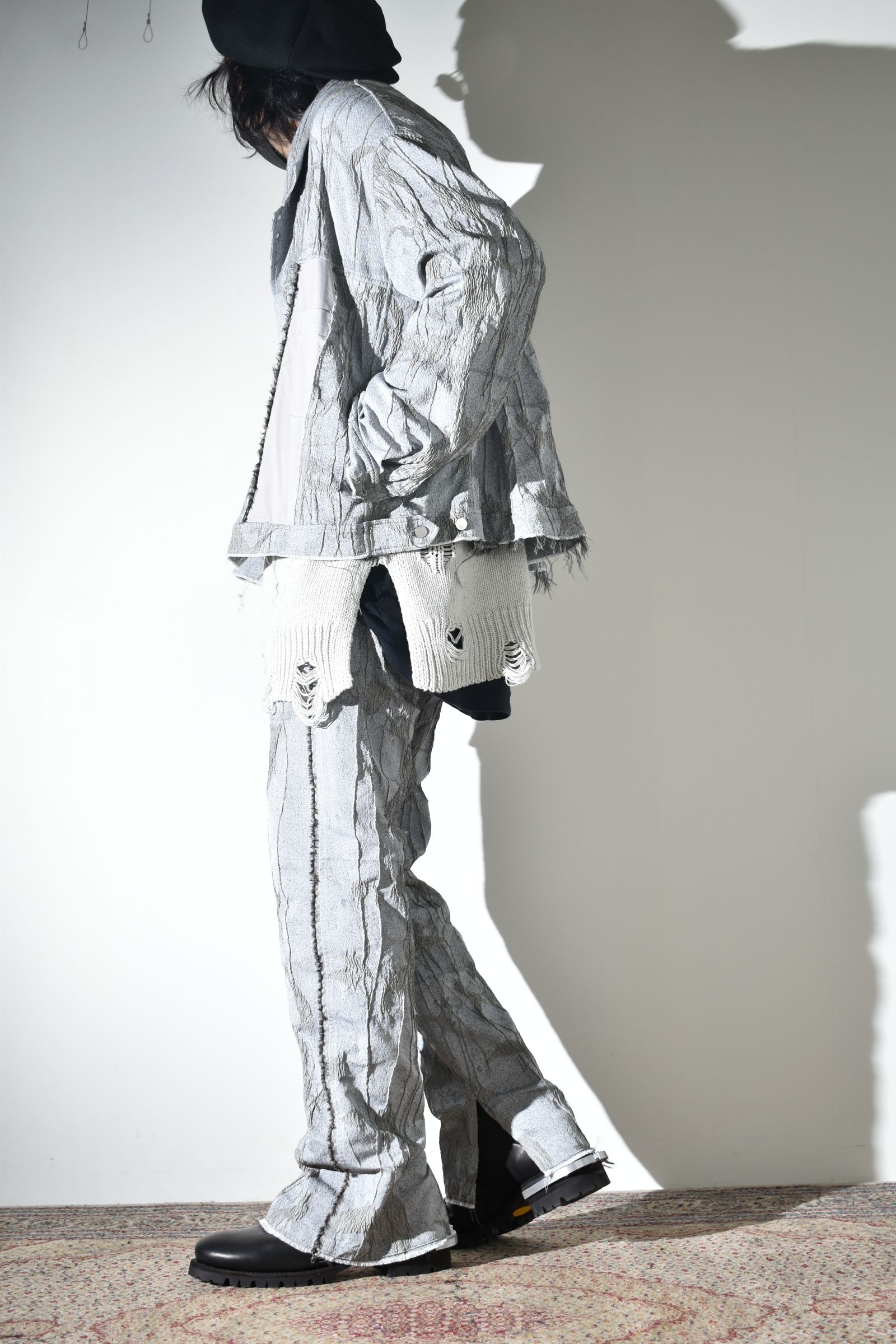 Licht Bestreben 2026SS クリーンな配色に退廃的にジャガードを施したセットアップ