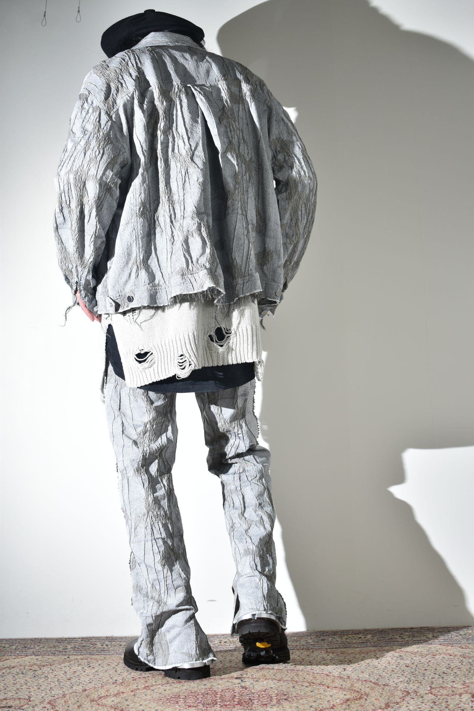 Licht Bestreben 2026SS クリーンな配色に退廃的にジャガードを施したセットアップ