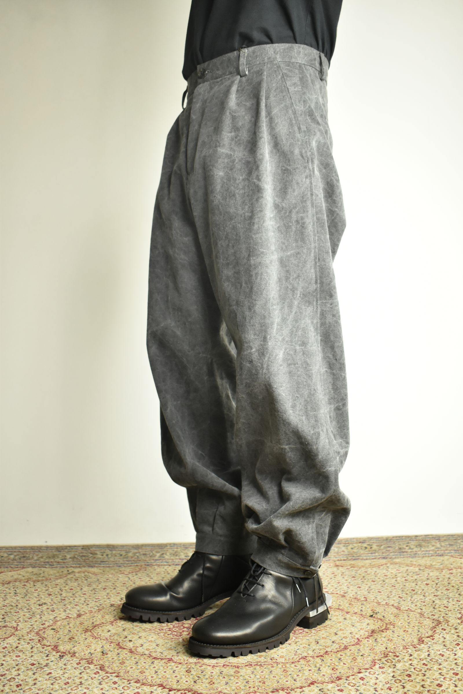Tucked Hem Pants with Button Closure"Charcoal" /  タックヘムパンツ "チャコール"