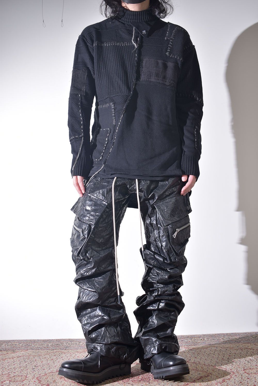 ニット × レザーの質感