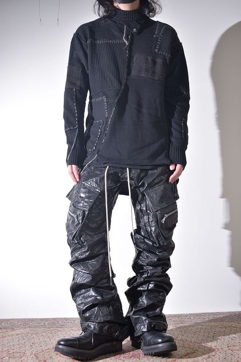 ニット × レザーの質感