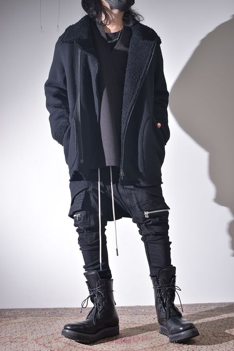 ライトな着心地で暖かく