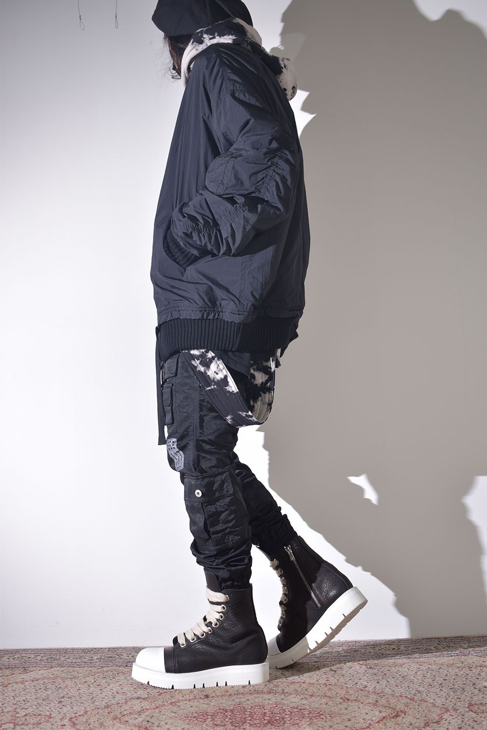 ボンバージャケット×ナイロンカーゴ