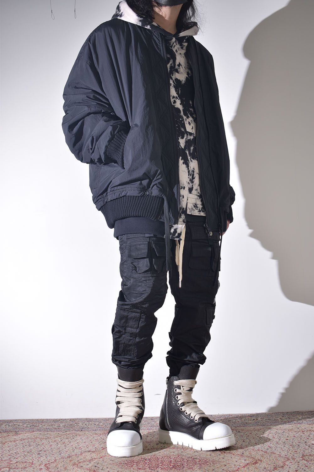 ボンバージャケット×ナイロンカーゴ