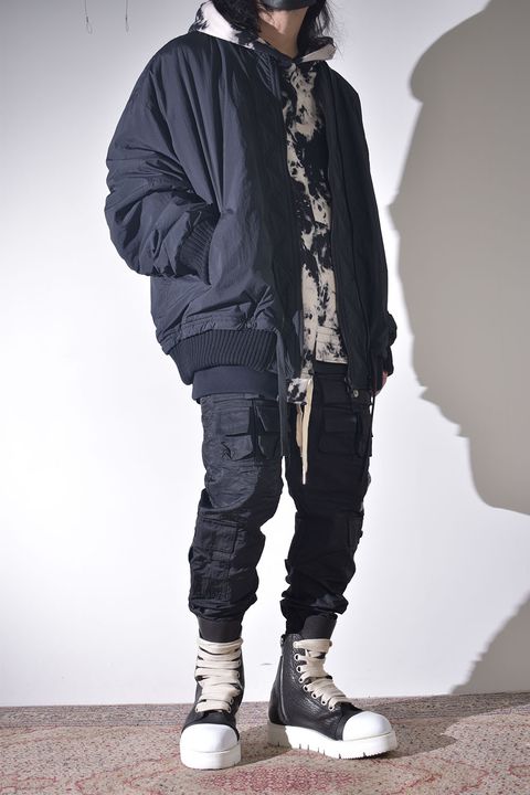 ボンバージャケット×ナイロンカーゴ