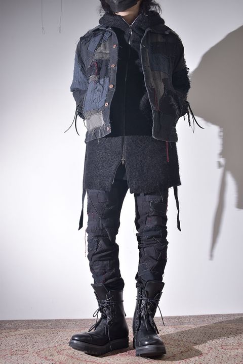 ライトアウターに保温性の高いフーディを差し込む