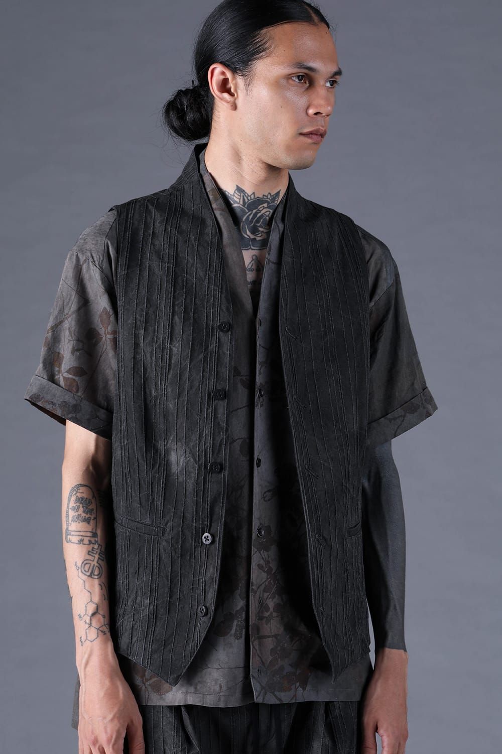 《2027SS先行予約分》Mura-Dye Dobby Stripe Shawl-Collar Vest"Charcoal" / ムラ染トビーストライプショールカラーベスト"チャコール"