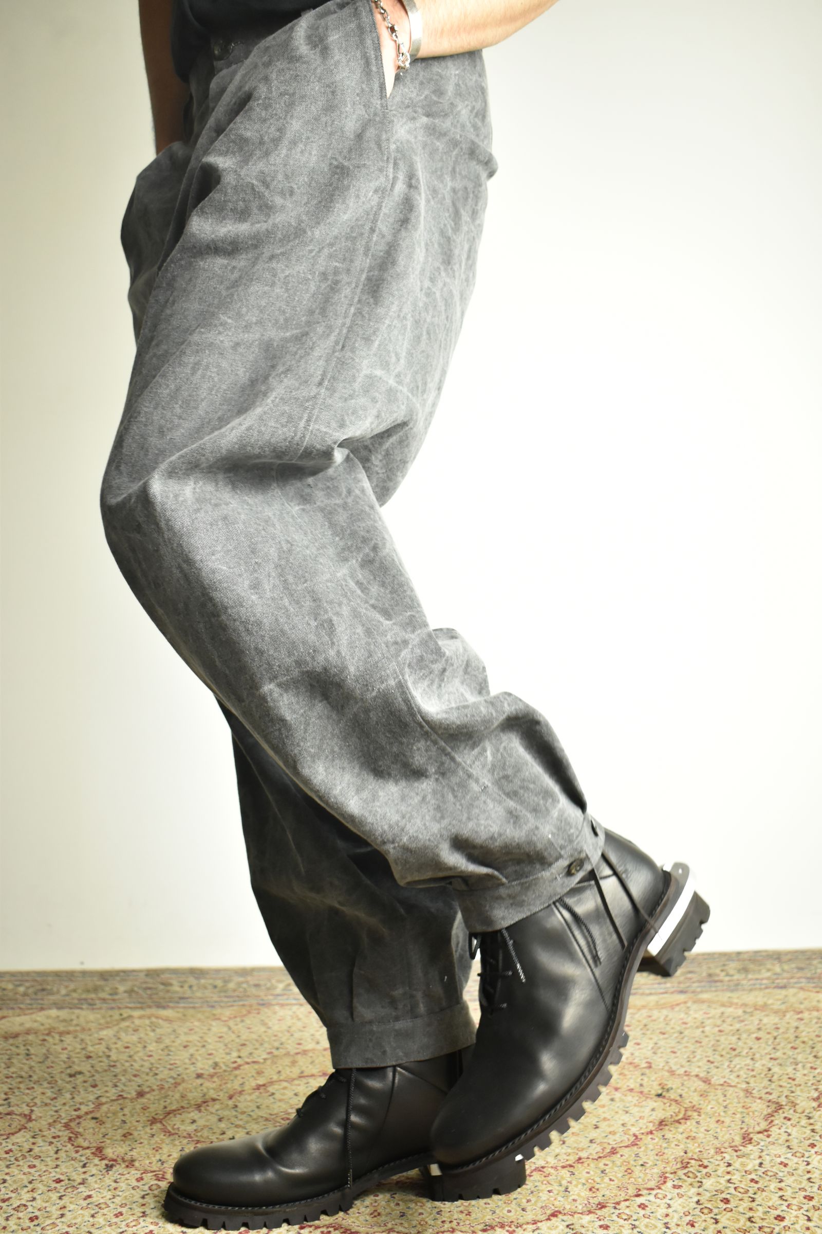 Tucked Hem Pants with Button Closure"Charcoal" /  タックヘムパンツ "チャコール"