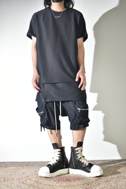 夏にも楽しめるレイヤードスタイル