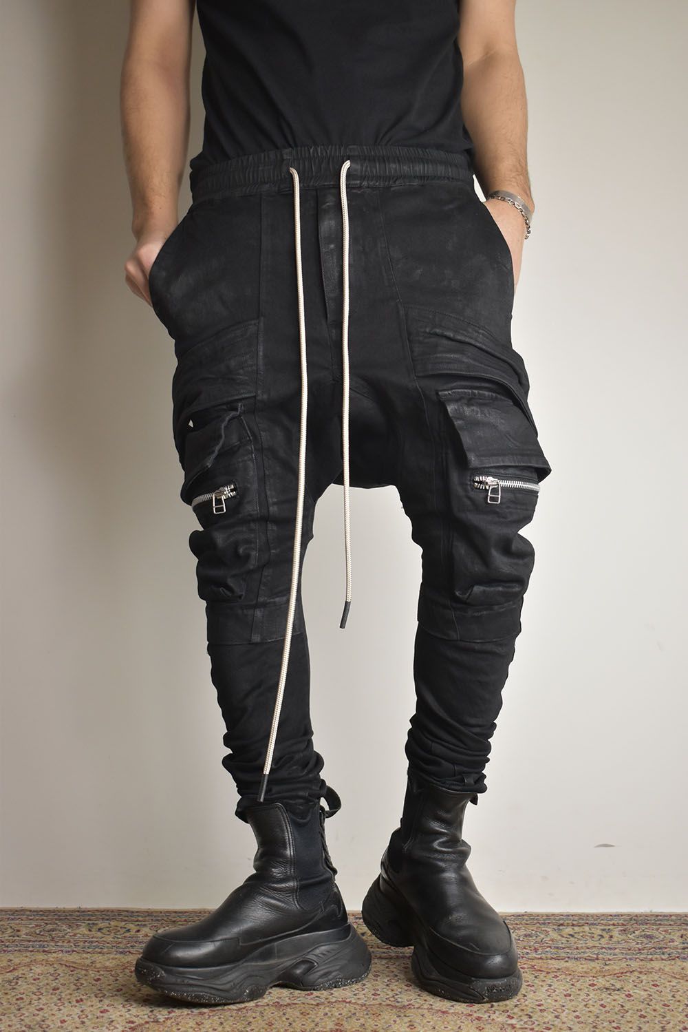 《2025AW先行予約》Denim Coating Cargo Sarouel Skinny"Black" / デニムコーティングカーゴサルエルスキニー"ブラック"