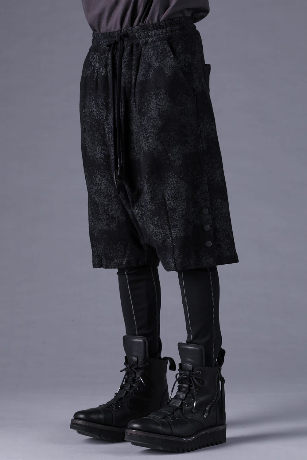 《2027SS先行予約分》Crack-Coated Jersey Sarrouel Shorts"Black" / クラックコーティングジャージーサルエルショートパンツ"ブラック"