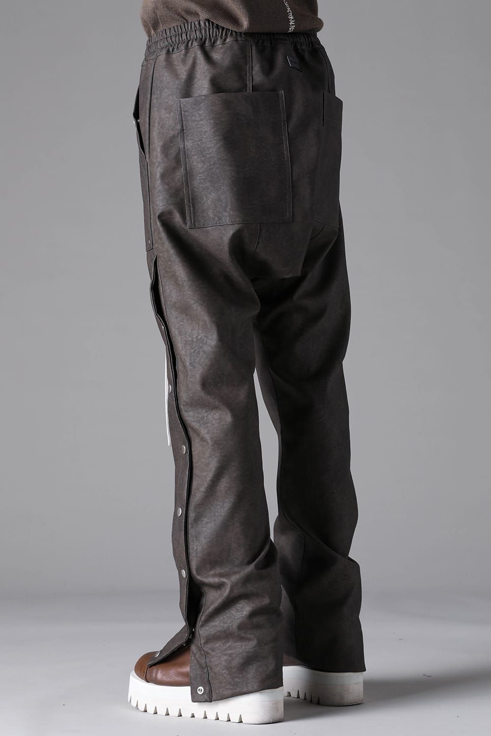 《2026AW先行予約》Vegan Leather Sarrouel Flare Pants"Smoke Black / Khaki" / ヴィーガンレザーサルエルフレアパンツ"スモークブラック/カーキ"