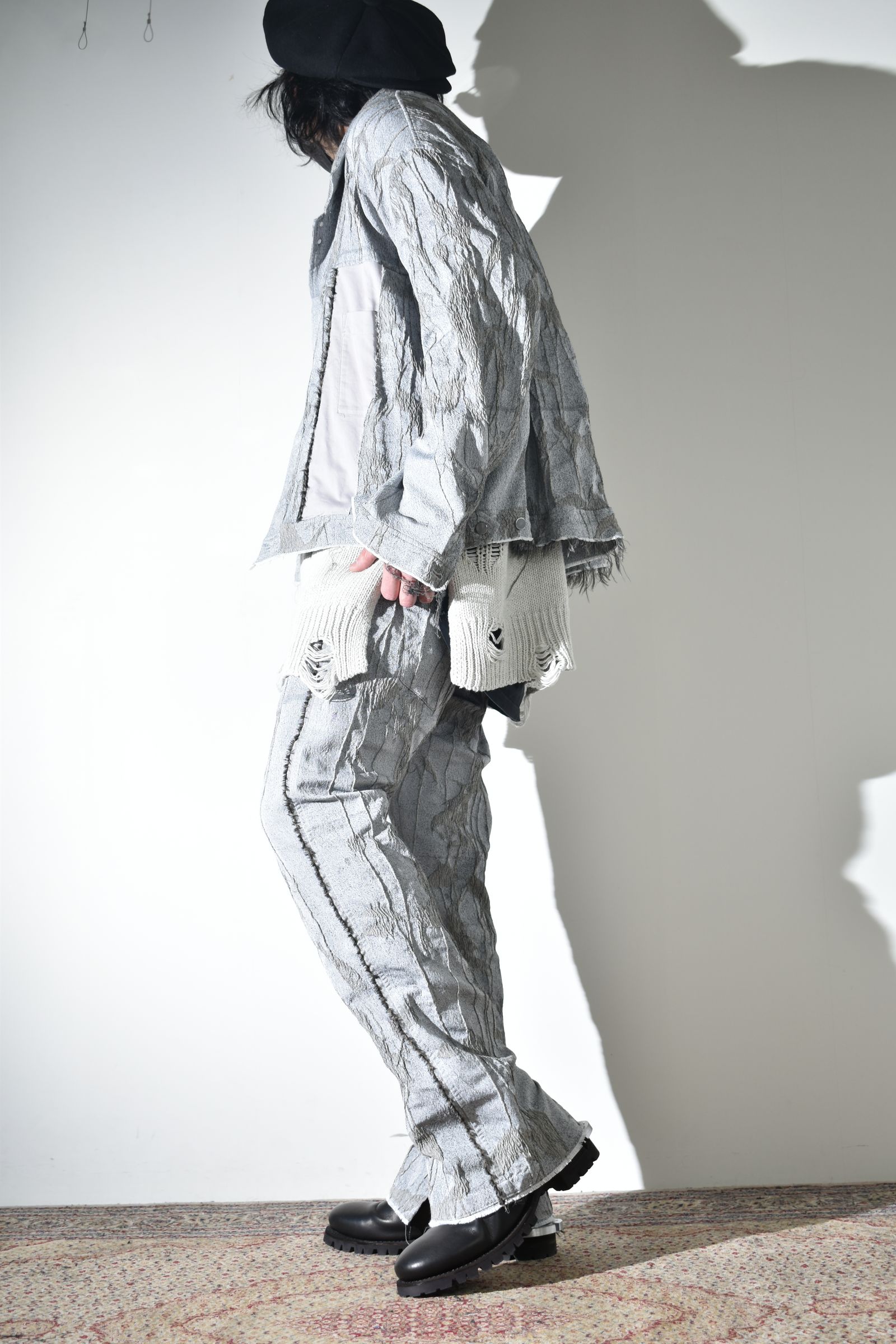 Licht Bestreben 2026SS クリーンな配色に退廃的にジャガードを施したセットアップ