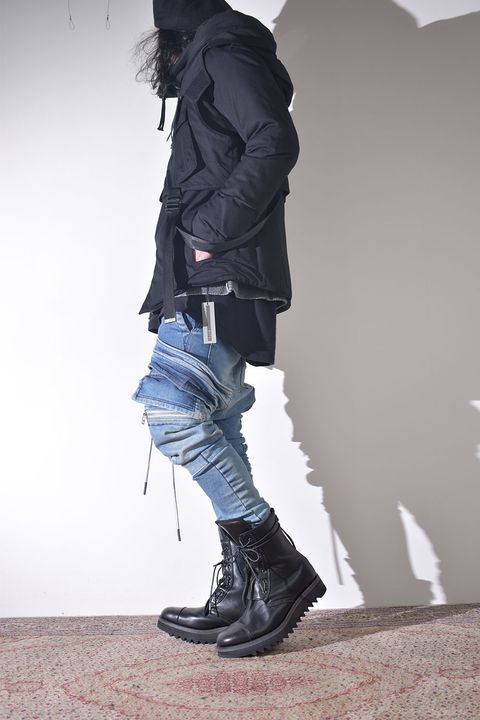 インディゴで合わせるダウンジャケット