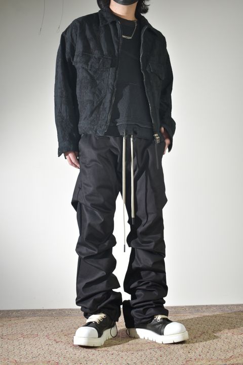 ブーツカット、早くもラス1